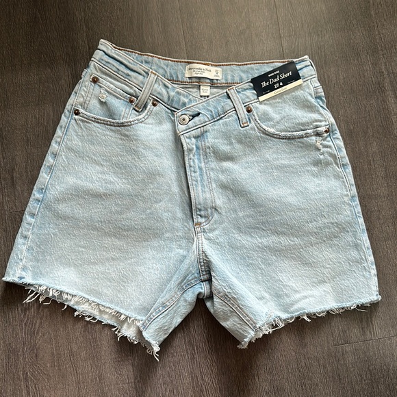 Abercrombie & Fitch Pants - Abercrombie & Fitch Curve Love High Rise Dad Light Wash Denim Short 27